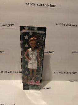 Brand New Barbie Fashionistas #62 Sweet for Silver Doll Peti