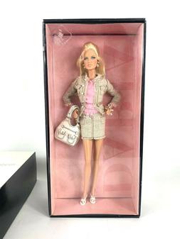 DARIA MODEL OF THE MOMENT SHOPPING QUEEN BARBIE DOLL 2005 MA