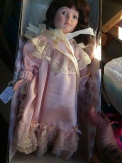Dynasty Doll Collection. 1987 Anna collection saleing cheap!