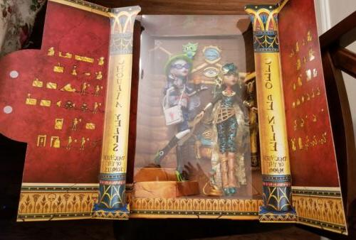 Monster High Cleo Nile & Ghoulia Yelps Mattel Vault Exclusive Pack SDCC Set
