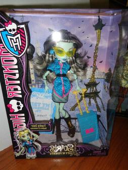 MONSTER HIGH FRANKIE STEIN SCARIS CITY OF FRIGHTS DOLL  2012