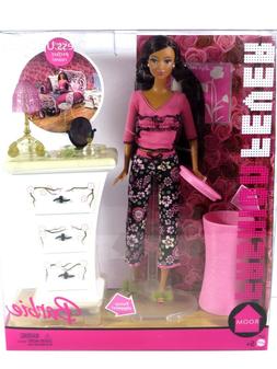 ** NIB BARBIE DOLL 2005 FASHION FEVER DRESS UP DRESSER ROOM 