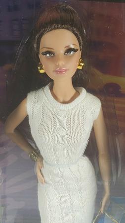 NRFB BARBIE ~  THE LOOK CITY SHOPPER BRUNETTE MACKIE MODEL M