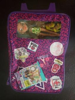 Bratz Study Abroad Case with Yasmin Doll